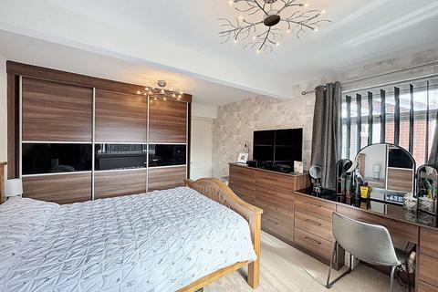 4 bedroom detached bungalow for sale - Astley, Manchester M29