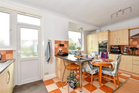 42 York Road, Chingford, London, E4 8QN
