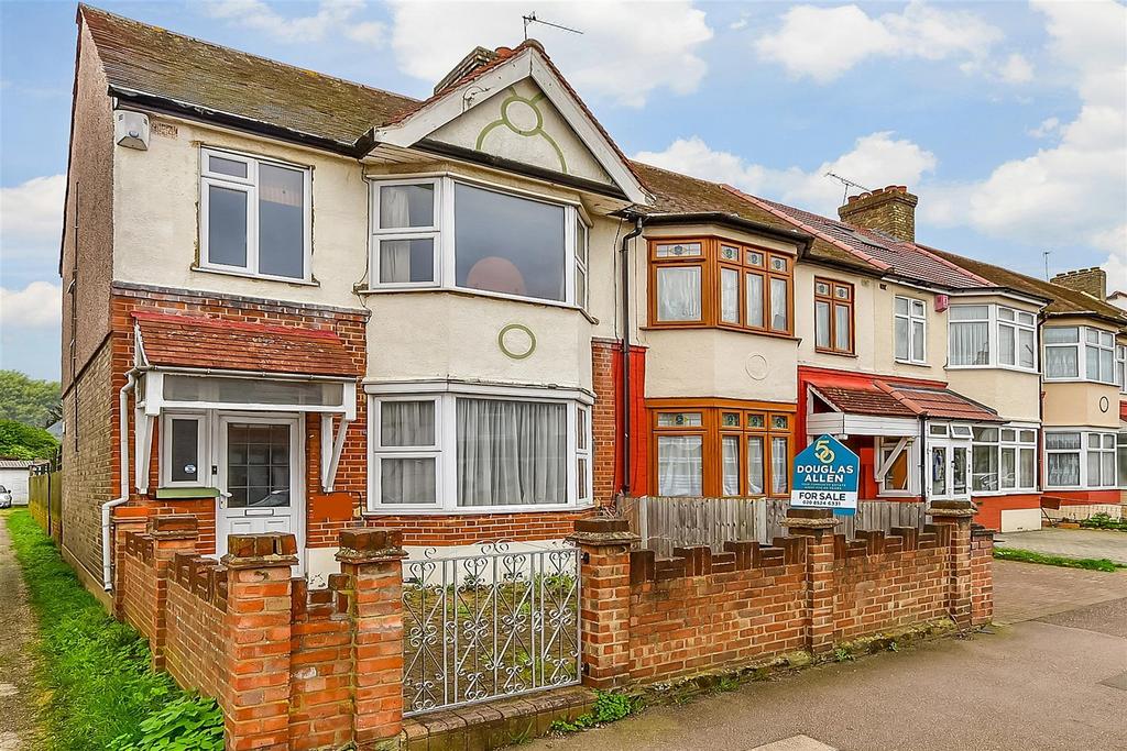 York Road, Chingford 3 bed end of terrace house for sale £500,000
