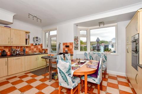 42 York Road, Chingford, London, E4 8QN