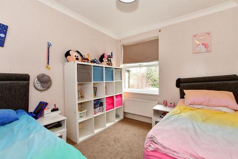 62 Gloucester Road, London, E17 6AE