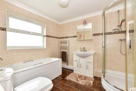 62 Gloucester Road, London, E17 6AE