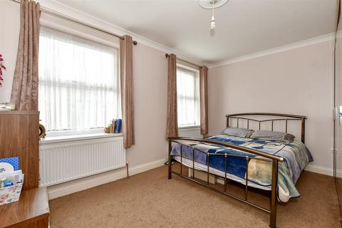 62 Gloucester Road, London, E17 6AE