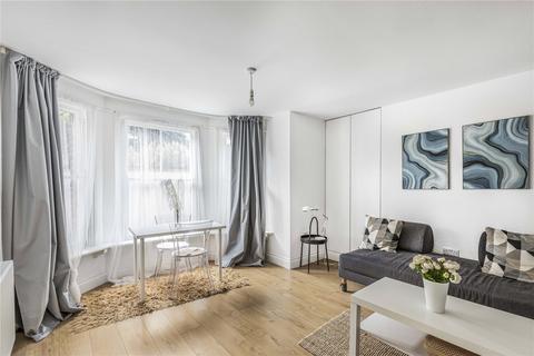 1 bedroom flat for sale, Cavendish Road, London, SW12