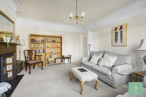 4 bedroom semi-detached house for sale, Queen Elizabeths Drive, London, N14