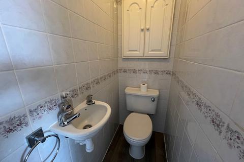14, Eastwood Court Albert Promenade, Halifax, HX3 0HP