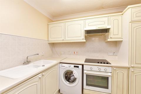 1 bedroom ground floor flat for sale, Reigate Hill, Reigate, Surrey