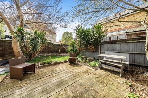 63b Park Road, Kingston Upon Thames, KT2 6DE