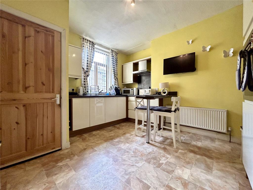 Oldham Road, Springhead, Saddleworth... 2 bed terraced house for sale