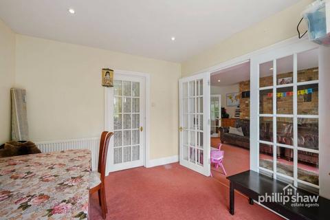 5 bedroom detached house for sale - Mountington Park Close, HA3 0NW
