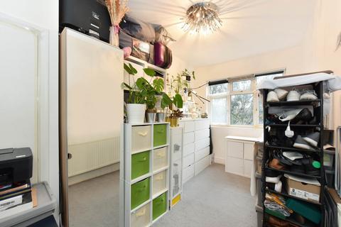 2 bedroom flat for sale, Argyle Road, Ealing