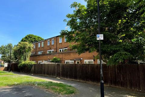 10 Humberton Close, London, E9 5TW