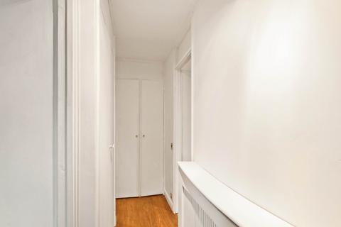10 Humberton Close, London, E9 5TW