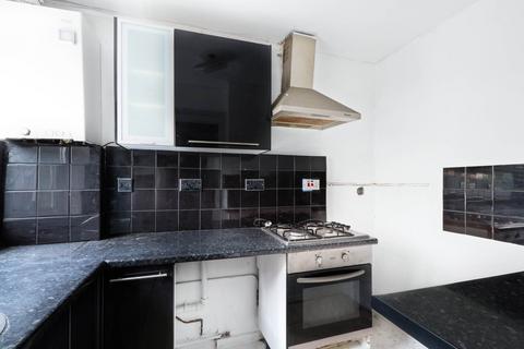 10 Humberton Close, London, E9 5TW