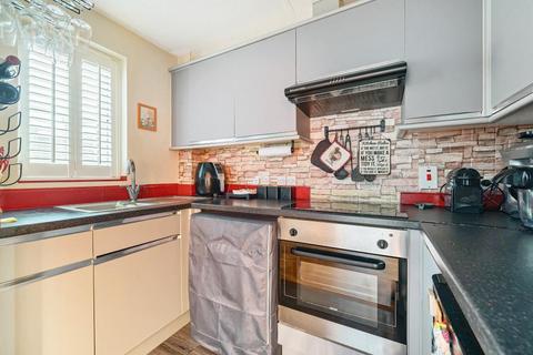 1 bedroom flat for sale - High Wycombe,  Buckinghamshire,  HP11