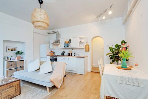 1 bedroom apartment for sale, Branch Hill, London