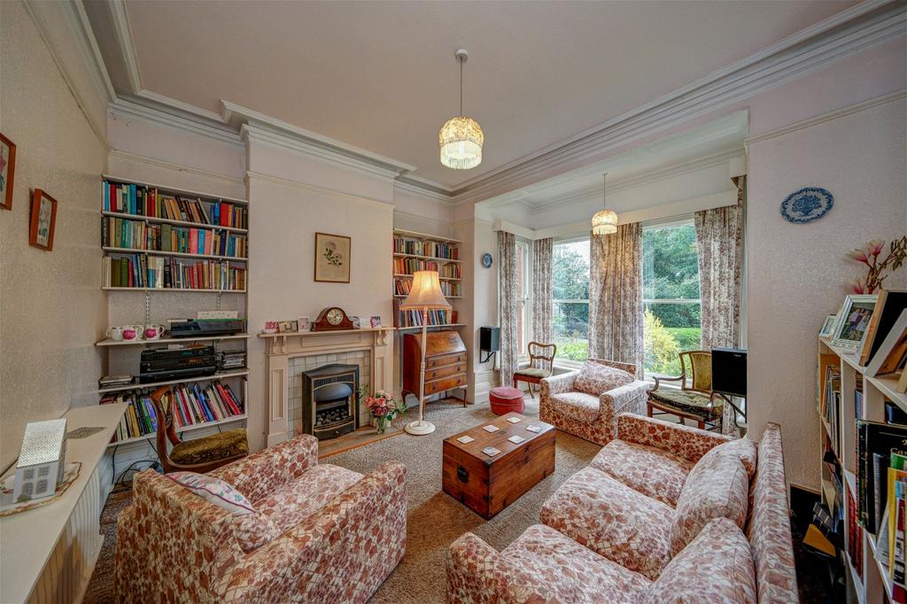 Higher Lane, Lymm WA13 5 bed semidetached house for sale £670,000