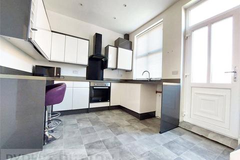 2 bedroom end of terrace house for sale, Alfred Street, Shaw, Oldham, Greater Manchester, OL2