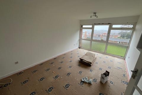2 bedroom flat to rent, Cockerell Rise, East Cowes, Isle Of Wight, PO32