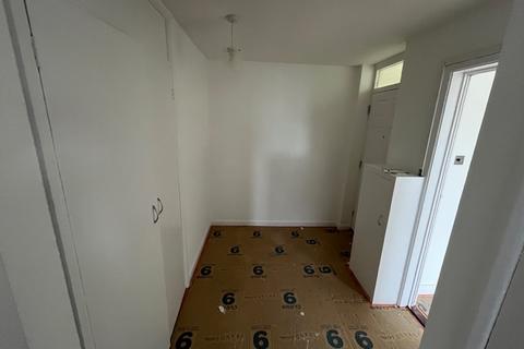 2 bedroom flat to rent, Cockerell Rise, East Cowes, Isle Of Wight, PO32