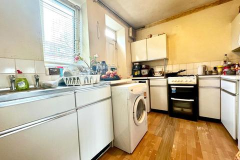 2 bedroom flat for sale, Valerian Way,  London, E15