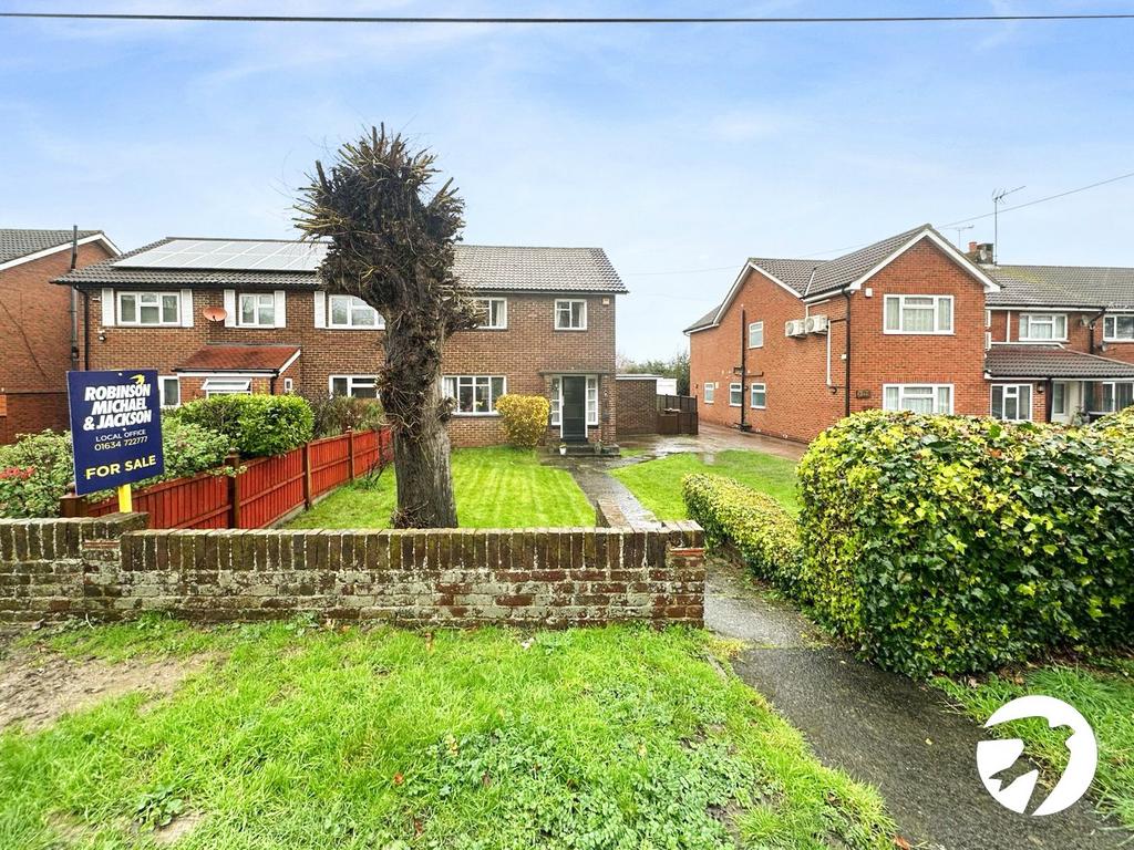 Brompton Farm Road, Rochester, Kent, ME2 3 bed semidetached house for