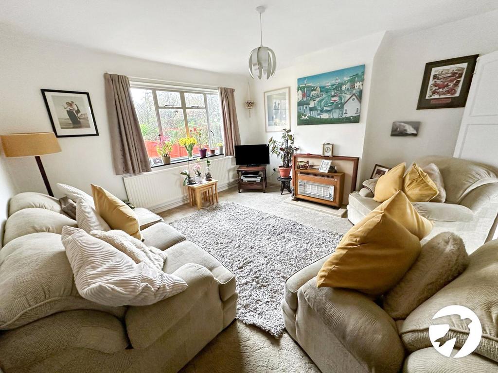 Brompton Farm Road, Rochester, Kent, ME2 3 bed semidetached house for