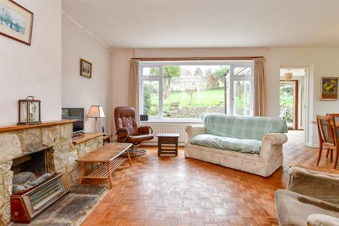 3 bedroom bungalow for sale - New Road, Rotherfield, Crowborough, East Sussex