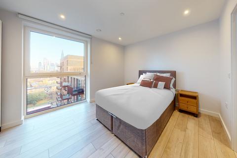 3 bedroom flat to rent - Park Central East, London, SE1