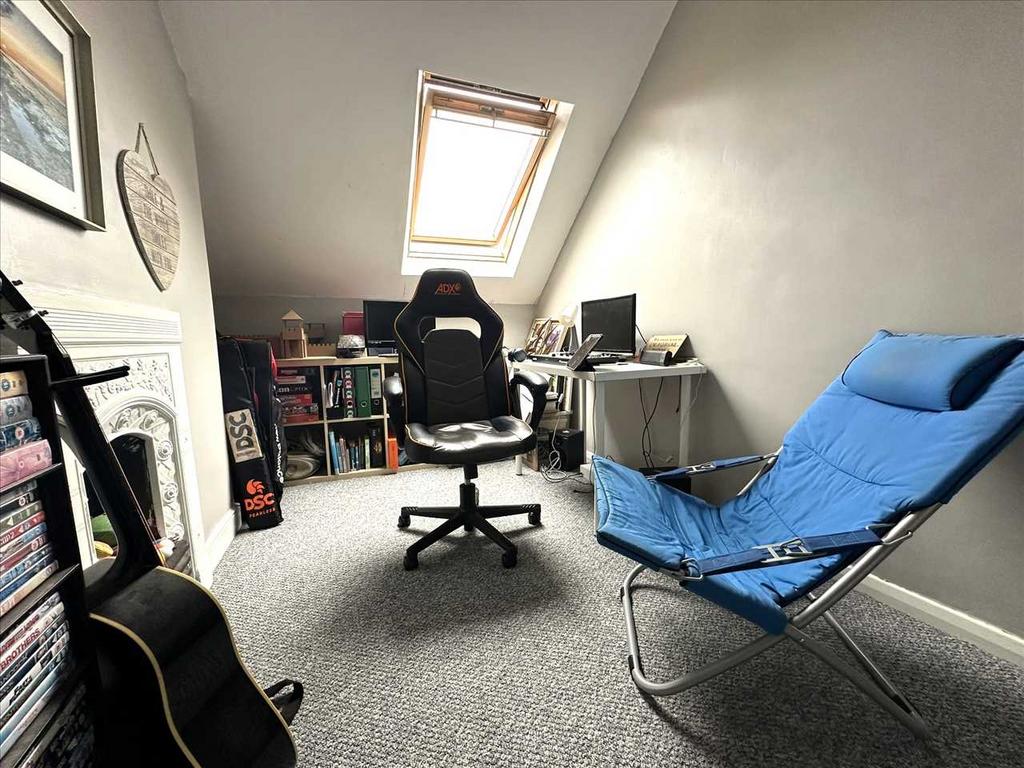 Bedroom (front)