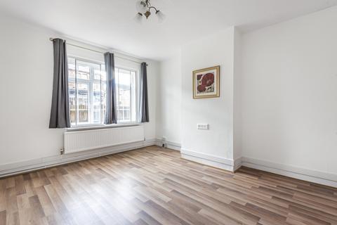 2 bedroom flat to rent - Garratt Lane London SW17