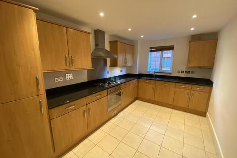 2 bedroom apartment to rent, Cable House Court, Woking GU21