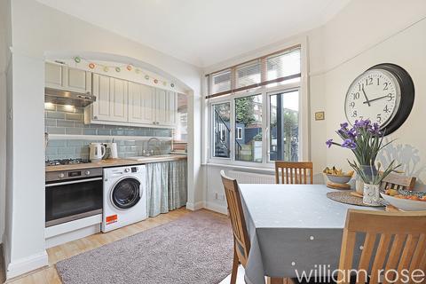 1 bedroom ground floor flat for sale, Falmouth Avenue, London E4