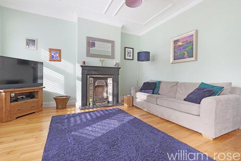 4 bedroom terraced house for sale, Whitehall Gardens, London E4