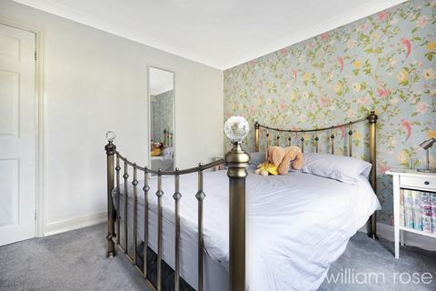 2 bedroom maisonette for sale, Rookwood Gardens, London E4