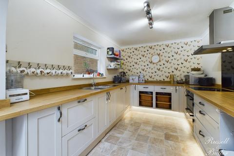 4 bedroom detached house for sale - Gilbert Scott Road, Buckingham, Buckinghamshire, MK18