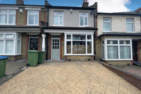 3 bedroom terraced house to rent - 132 Howarth Road, London