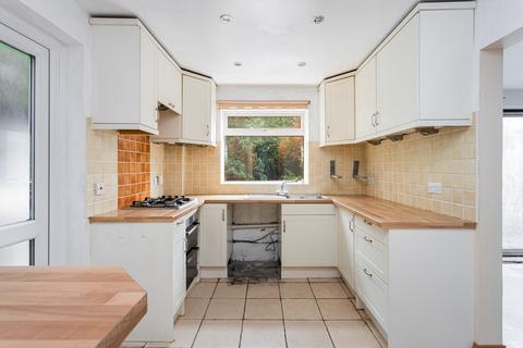12 Avon Walk, Crawley, RH11 8DW