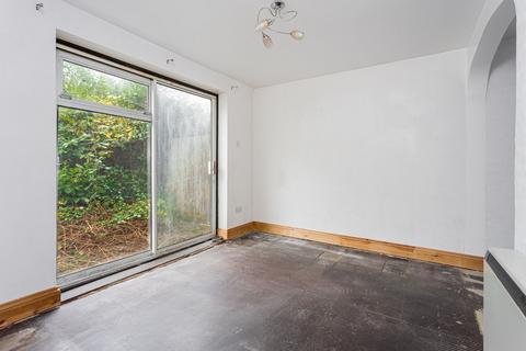 12 Avon Walk, Crawley, RH11 8DW