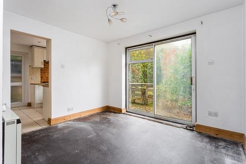 12 Avon Walk, Crawley, RH11 8DW