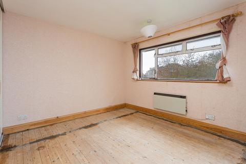 12 Avon Walk, Crawley, RH11 8DW