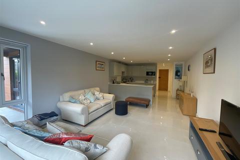 2 bedroom ground floor flat for sale - Kingsgate Avenue, Broadstairs, Kent