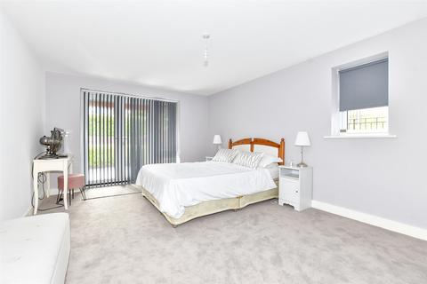 2 bedroom ground floor flat for sale, Kingsgate Avenue, Broadstairs, Kent