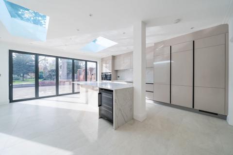 9 Birkdale Road, London, W5 1JZ