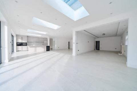 9 Birkdale Road, London, W5 1JZ