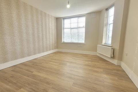 2 bedroom flat to rent - Colney Hatch Lane, London N10