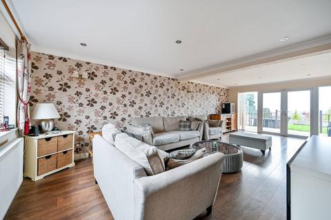 6 Gilman Crescent, Windsor, SL4 4YN