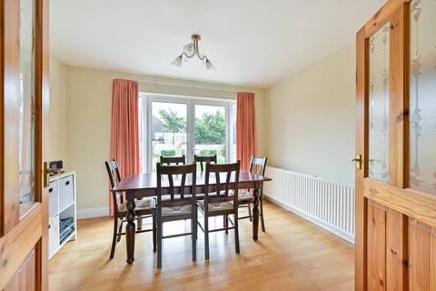 3 bedroom bungalow for sale - Huntercombe Lane South, Slough, Maidenhead, SL6