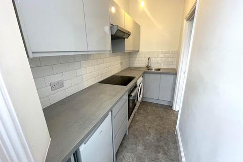 Studio to rent - Cromwell Road, Hove, East Sussex
