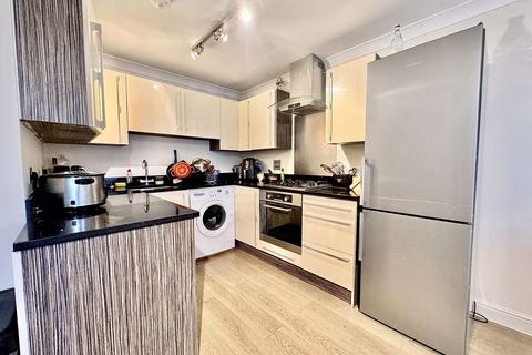 2 bedroom apartment to rent, Clarence Road, London E5